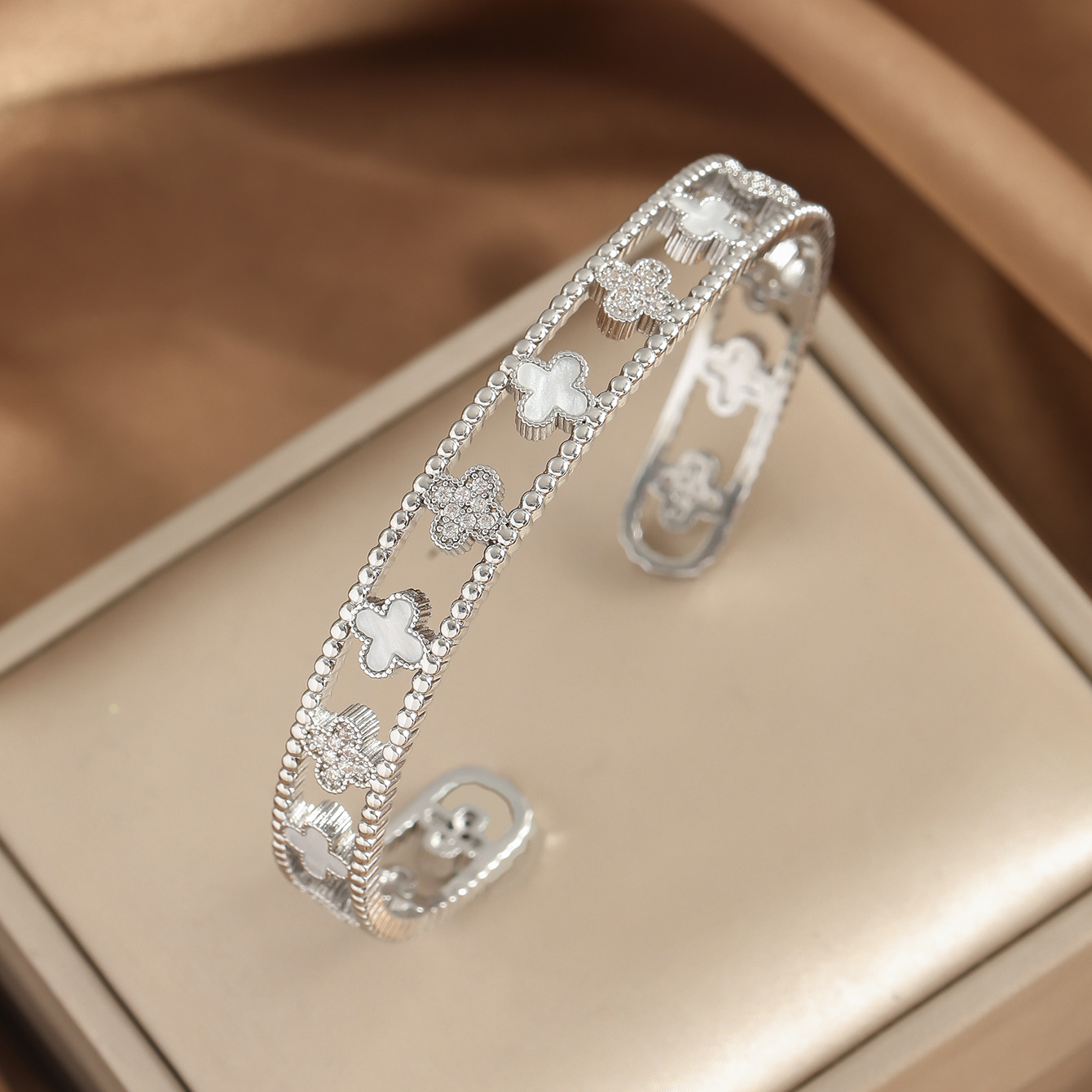 Jewellery Bracelet Rose Gold Plated Delicate Crystal Open Heart Eternal Knot Adjustable for Romantic Anniversary Birthday Party Gift High Quality Text