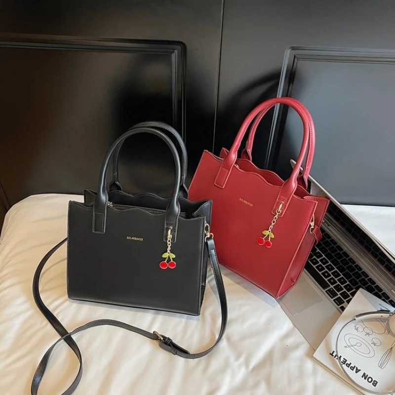 Luxury Designer Inspired Crossbody Bag With Monogram Pattern And Leather Trim For Iconic Fashion Statement And StyleW251119