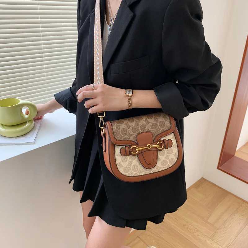 New trendy and retro crossbody bag for women Korean version western-style womens bag saddle bag wide shoulder strap shoulderW251119