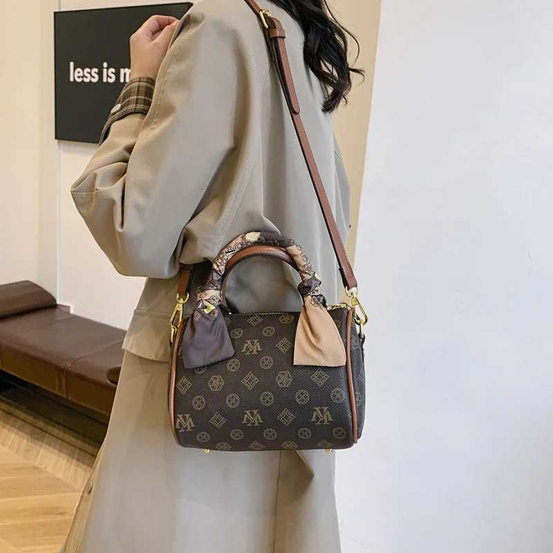 Luxury Designer Leather Crossbody Bag For Women Elegant Shoulder Handbag Ladies Tote Messenger Bag Classic StylishW251119