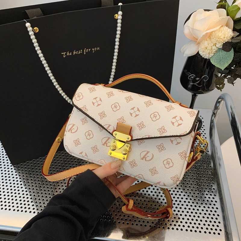 Chic Women Messenger Bag With Leather Accents Shoulder Bag Crossbody By Famous Designer For Elegant LadiesW251119