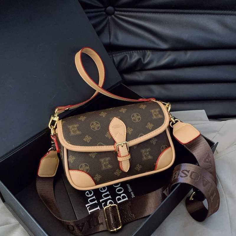 Vintage Inspired Leather Crossbody Bag For Women Elegant Shoulder Bag Luxury Designer Tote Fashion HandbagW251119