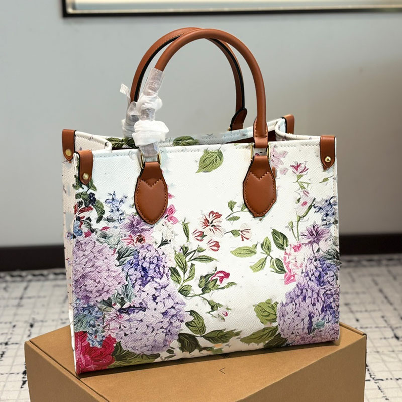 Graffiti Travel Bag Women Luxurys Designers Bags Totes Handbag Croissant Wallets Bag Purse Messenger Bag pouch 32cm