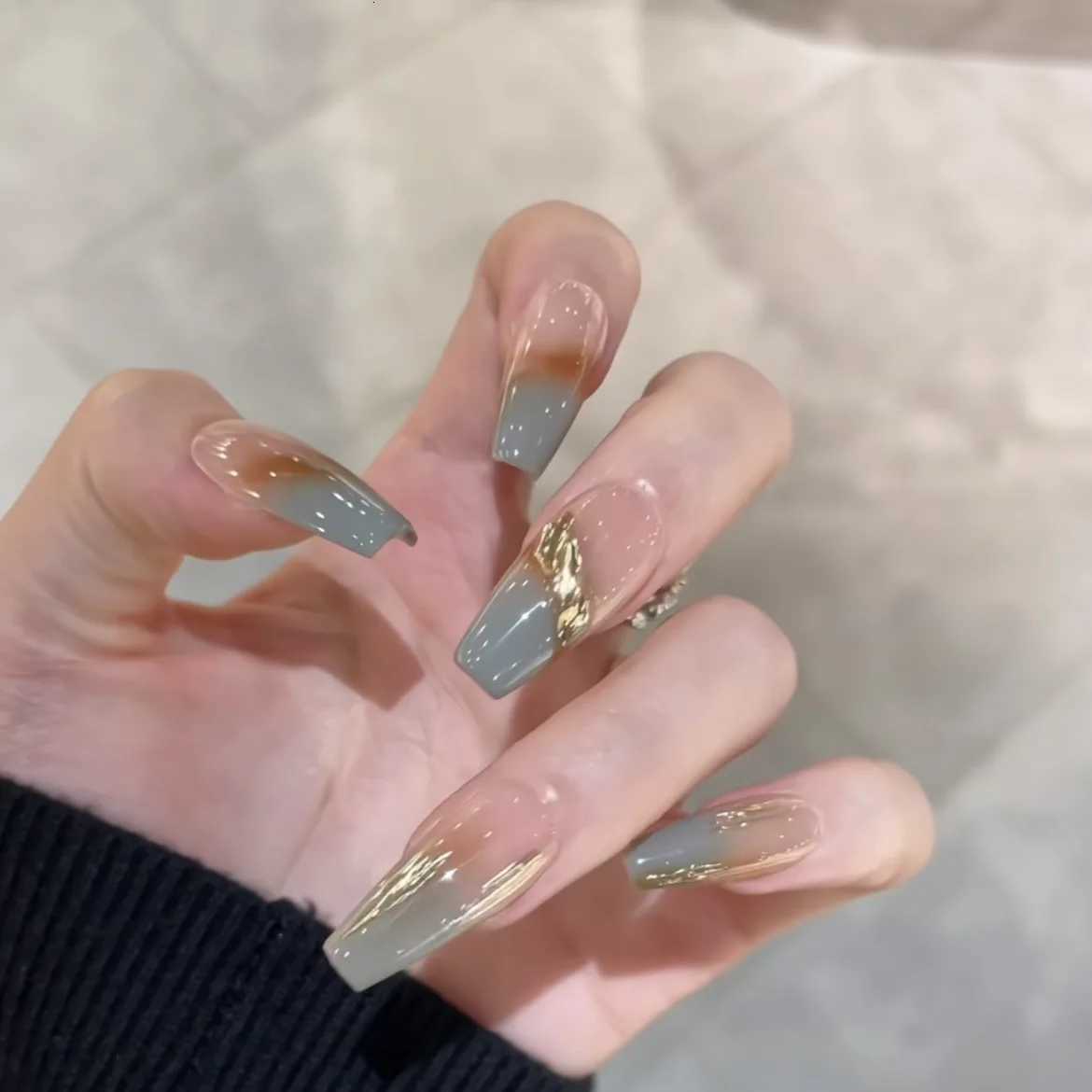 10pcs White Handmade Fake Nails Art Christmas Aurora Snowflakes Design Long Ballet False Nail Tips Diamond Coffin Press on NailsT251118T251119