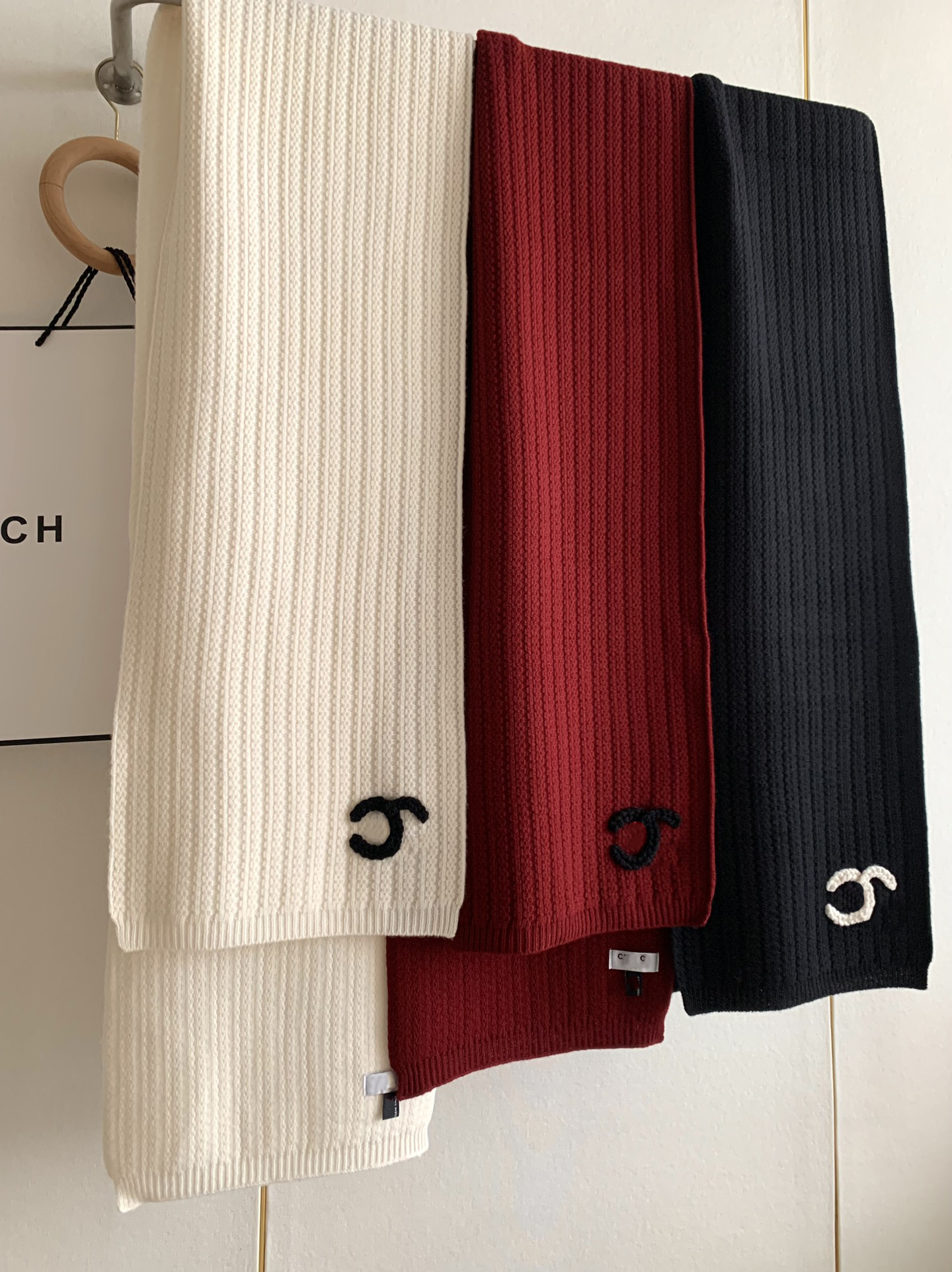 Scarves Designer scarves for men and women luxurious classic fashion winter new products warm wool Christmas gifts