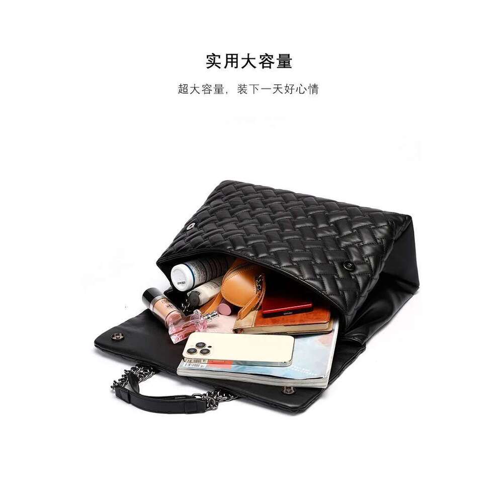 2024 New Trendy Women's with Herringbone Chain Crossbody Eagle Head, Shoulder Bag, and Large Bag