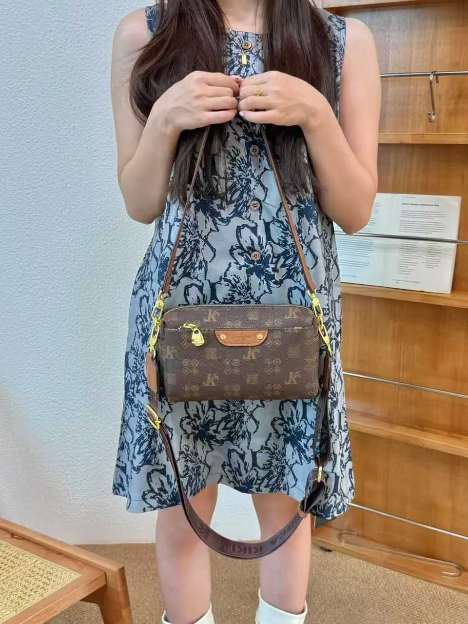 2025 New Handbag Single-Shoulder Bag Large Capacity Crossbody Bag Advanced Splicing HandbagW251119