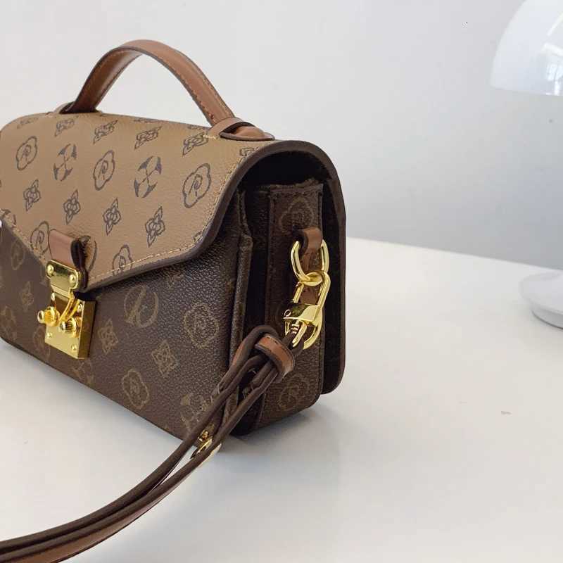 Chic Women Messenger Bag With Leather Accents Shoulder Bag Crossbody By Famous Designer For Elegant LadiesW251119