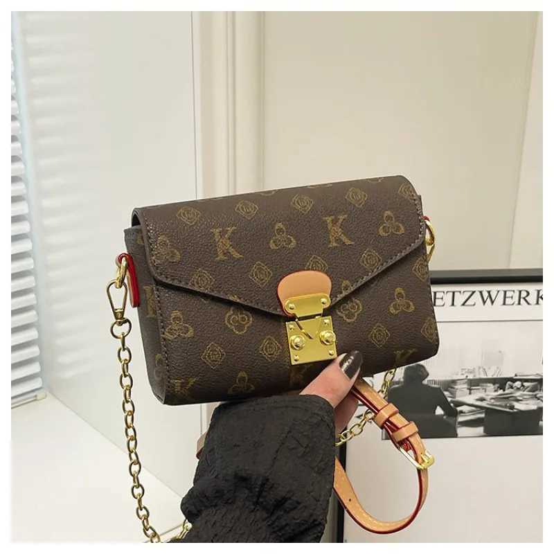 Designer Inspired Envelope Bag for Women 2025 Trendy Crossbody Purse Multi-Functional Phone Holder Chic Shoulder Bag CasualW251119