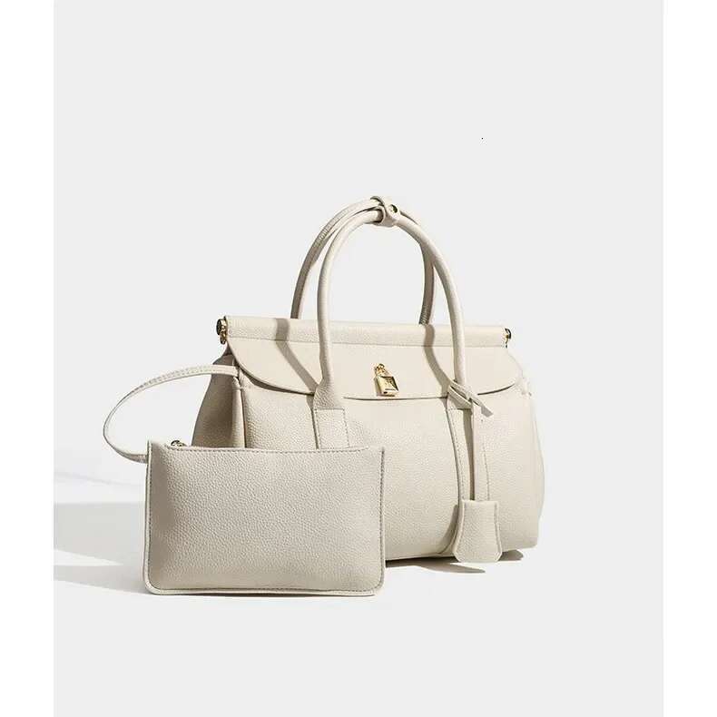 DSGUTWO Large Capacity Shoulder Tote Bag Grainy Leather Handbag For Travel Soft Shape From Mainland China