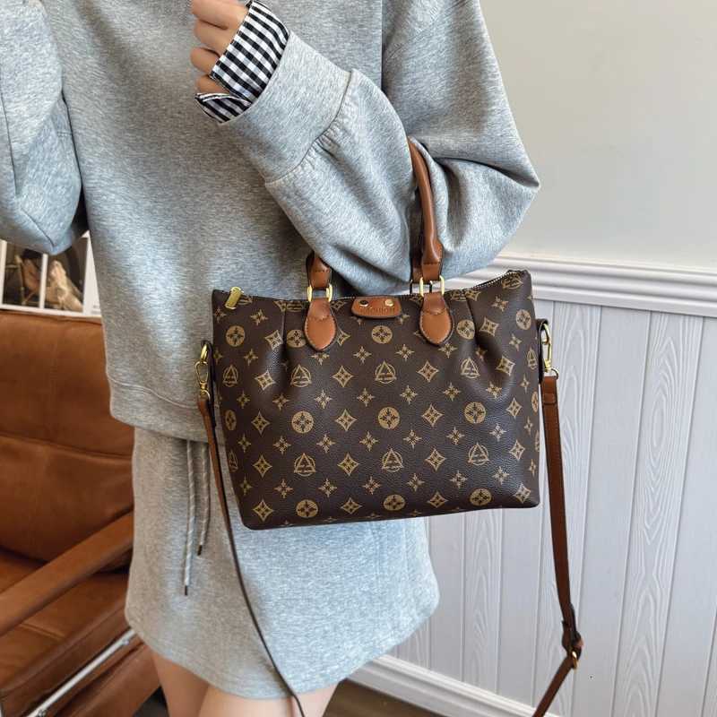 Trendy Elegant Classic Crossbody Bag Minimalist Leather For Womens Casual And Business CommuteW251119