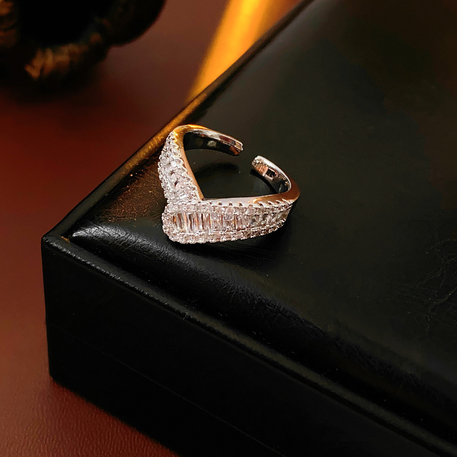 Luxury Brand Designer Jewelry Real Gold Plated Zircon V Letter Double Layer Open Ring Fashion Light Luxury Elegant High-End Sense Ring Niche Hand Jewe