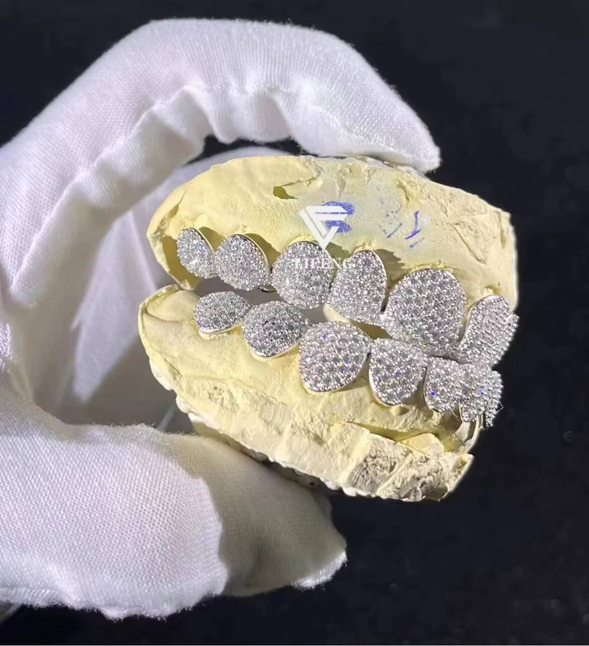 Deep Perm Cut Grillz Custom VVS Moissanite Hip Hop Grillz 12/20 Teeth 14K 18K White Gold Plated Diamond Iced Out Grillz Jewelry