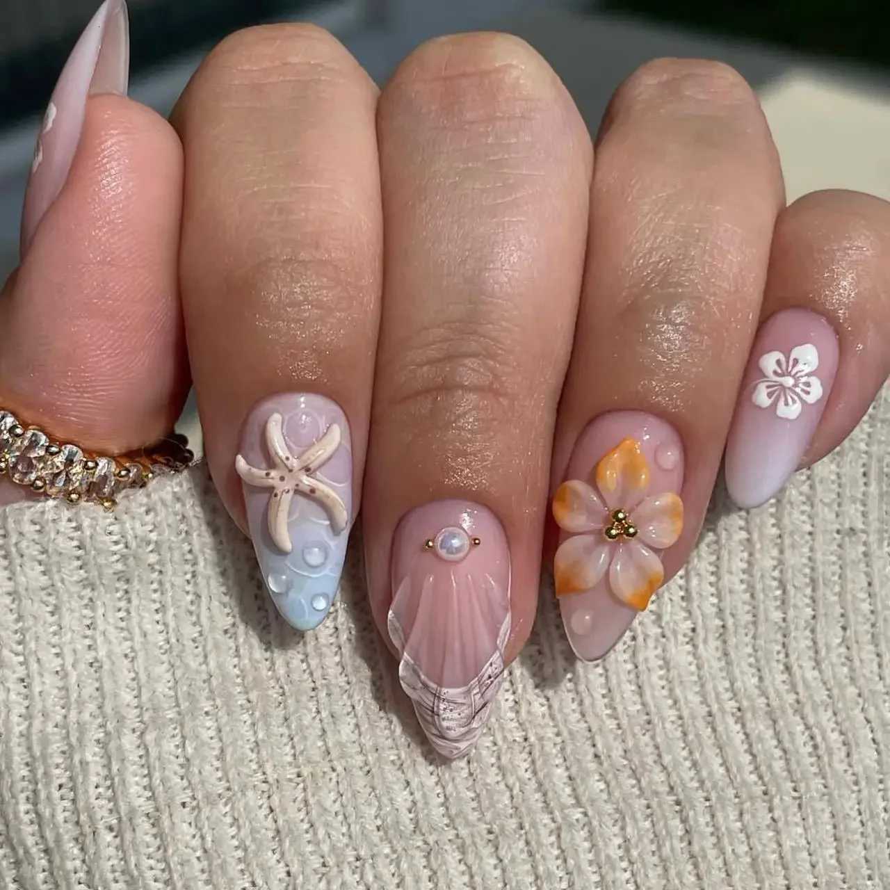 24PCS Retro Red French False Nail with Glue Simple Flowers with Diamonds Fake Nails for Spice Girls Artificial Wearable ManicureT251118T251119