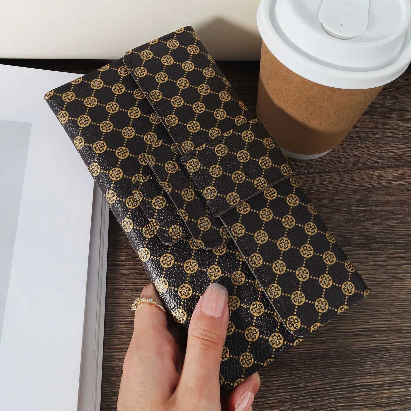 Long Wallet Clutch - Fashionable Coin Purse with Multi Card Slots Phone Compartment and Stylish Design for Women - Ideal for DT251119