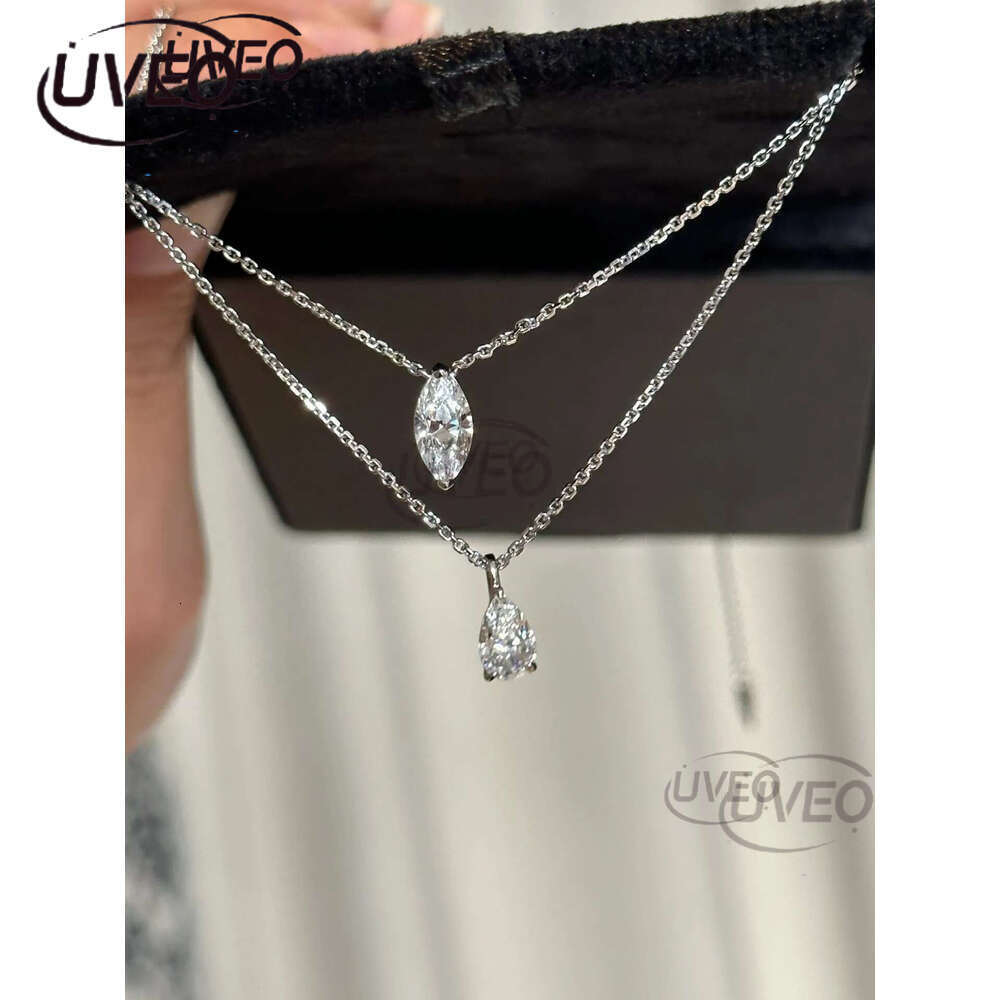 2024 Classical Top Sell Jewelry Heart Pendant Solitaire 100% Sterg Sier White Moissanite Dia Gemstones Party Women Clavicle Necklace Gift