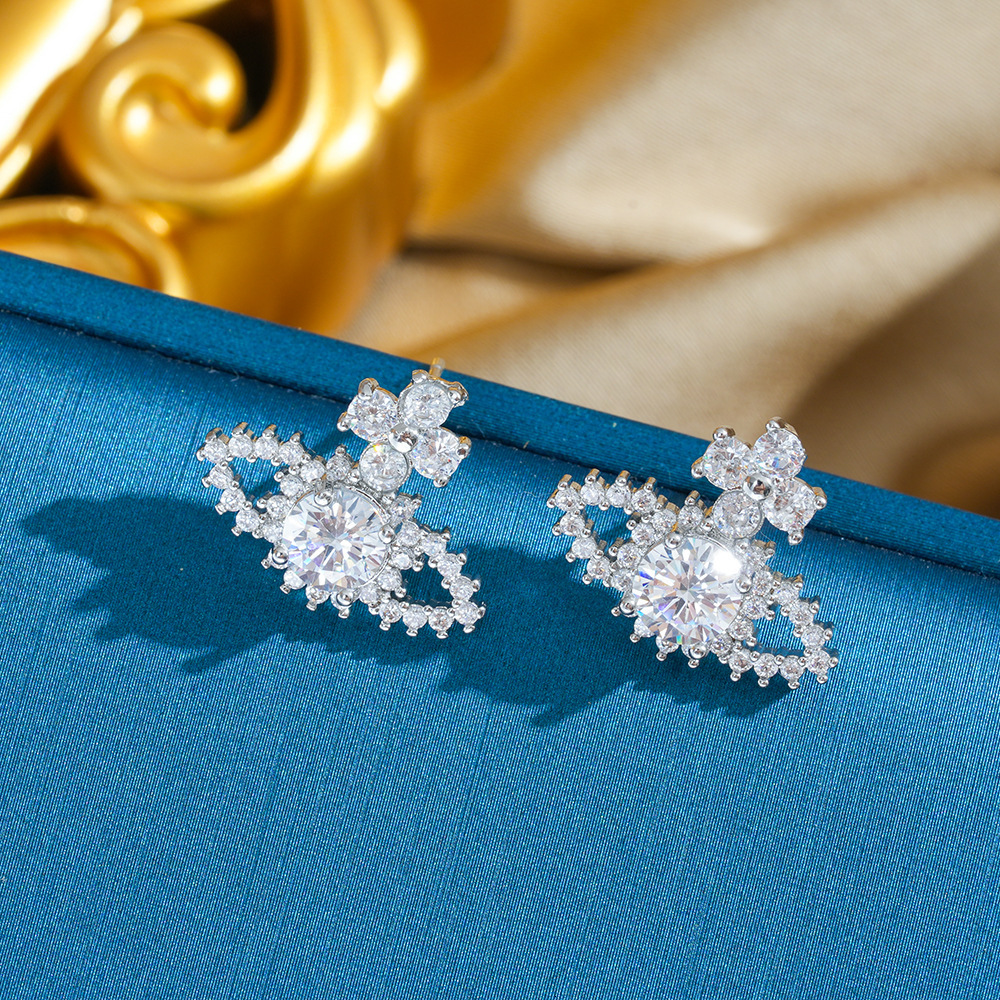 Luxury Brand Designer Jewelry European And American Hot Sale Empress Super Shiny Sweet Saturn Titanium Steel Necklace For Women Niche Light Luxury Sim