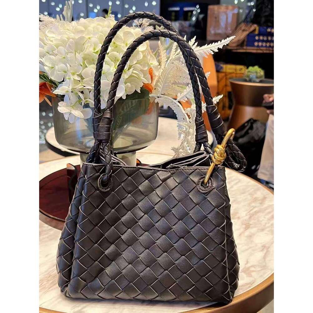 Handmade Beach Bag Summer New Parachute Sheepskin Weaving Handheld Vegetable Basket Metal Rope Buckle Single Cross Shoulder Women S Bag KQ