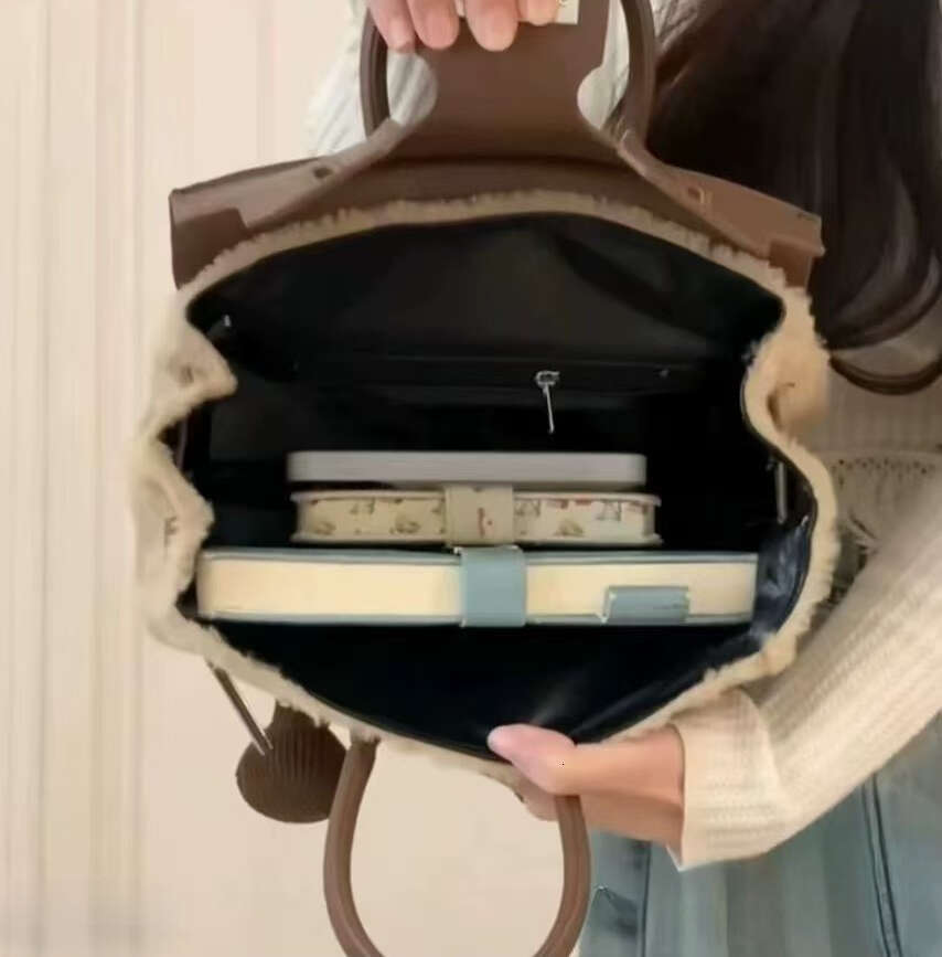 1121 Designer Cute Plush Storage Tote Cssbody Large Capacity Handbag Shoulder Dual Purpose For Women Smiling Face Christmas Gift Bag Best Seller