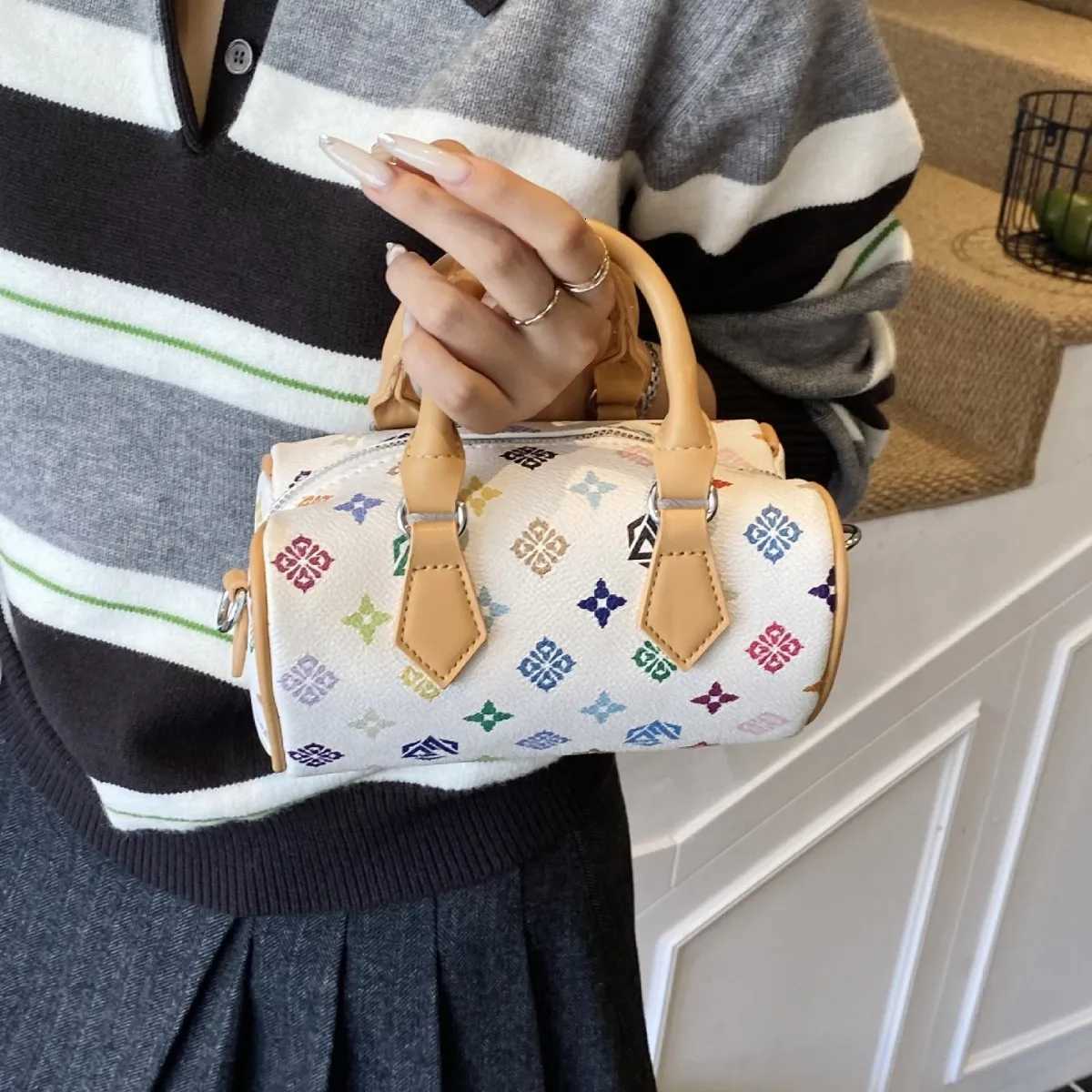 25 Autumn Winter Must-Have Wens Classic Printing Bag - Simple Atmosphere Cmuting Handbag/Shoder Mahes Trench Coats Y251120