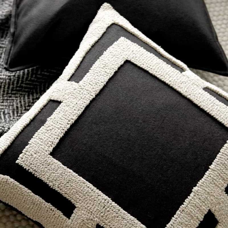Pillow Case White Black Case Luxury Geometric Cushion Case Modern Simple Long Round Decorative s For Sofa Chair Home Decoration C251120