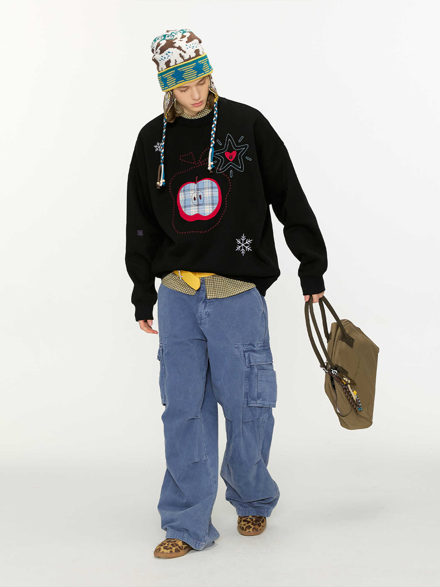 GUUKA Black Christmas Crew Neck Sweatshirt for Men Winter Fleece Couple Matching Heart Embroidery Drop Shoulder Top J251203