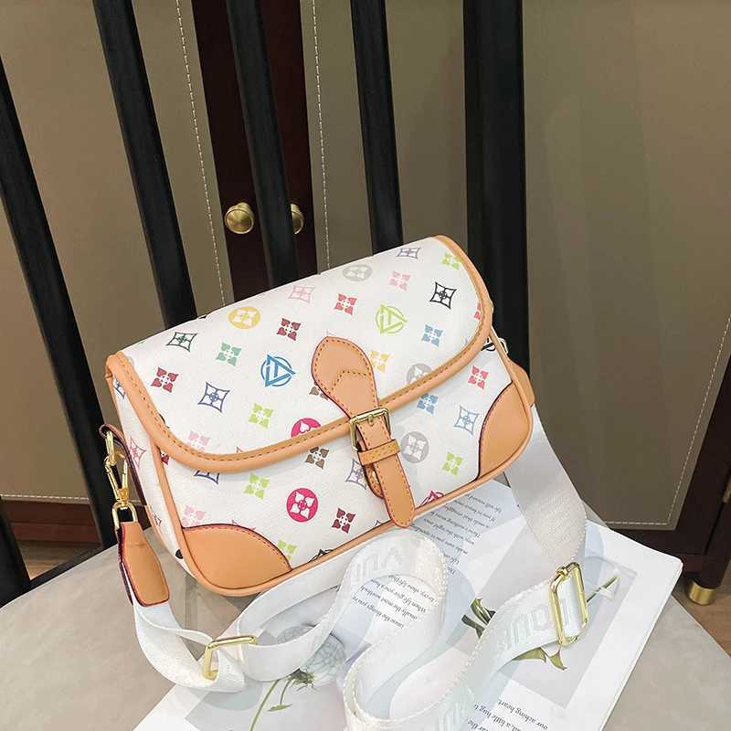 Luxury Vintage Leather Crossbody Bag For Wen With Trendy Letter And High-End Fiable Style Y251120