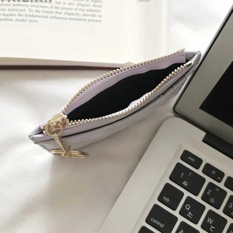 Card Pack Ladys Premium Card Set - A Small Shoulder Bag Suitable for Women The Design Features A Diamond Pattern It Has MultiW251120