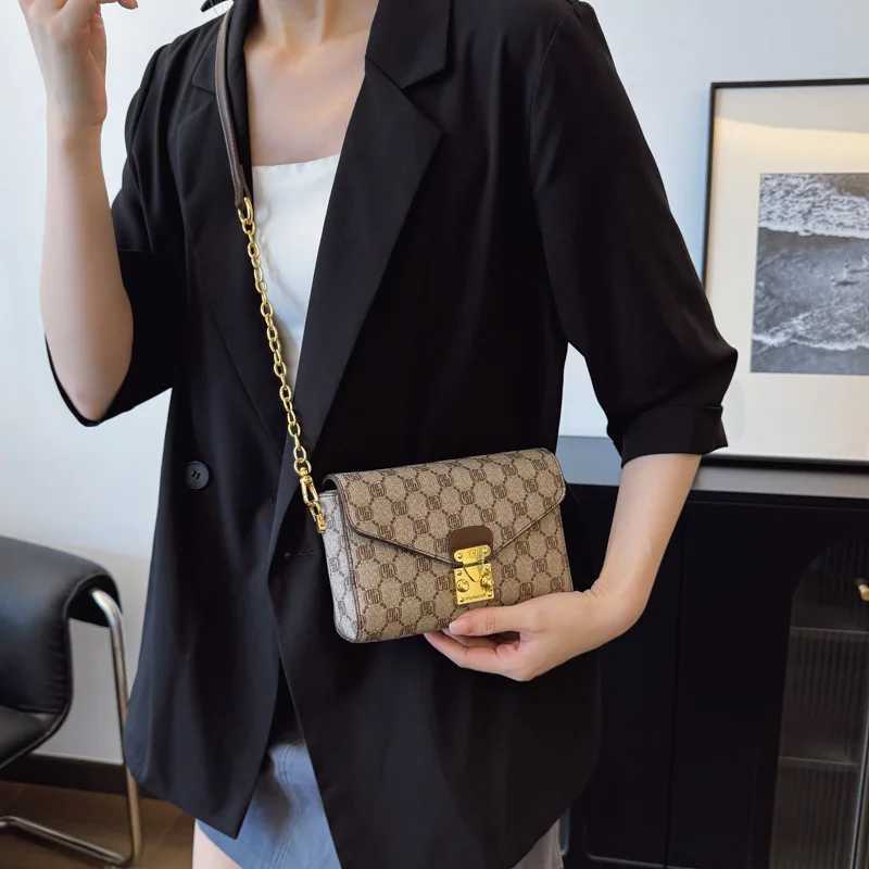 Charm Chain Floral Square Bag Wen Cpact Crossbody Purse Crinkle Texture Museum Date Ready Statement Y251120