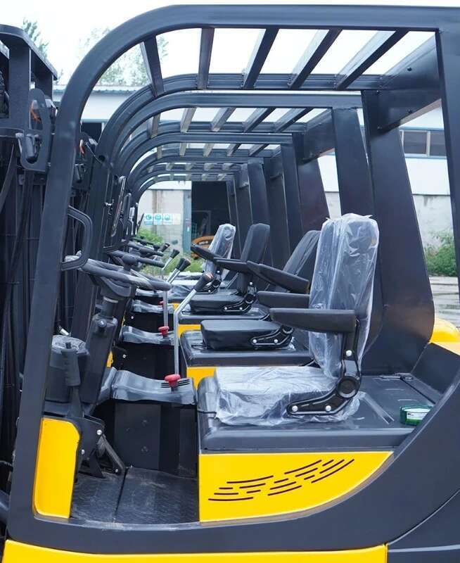 Lithium Battery 1.5 Ton 2 Ton Forklift Farm Forklifts CPCD15 CPCD20 Electric Forklift CPD15 CPD20 Hydraulic Fork Lift Truck