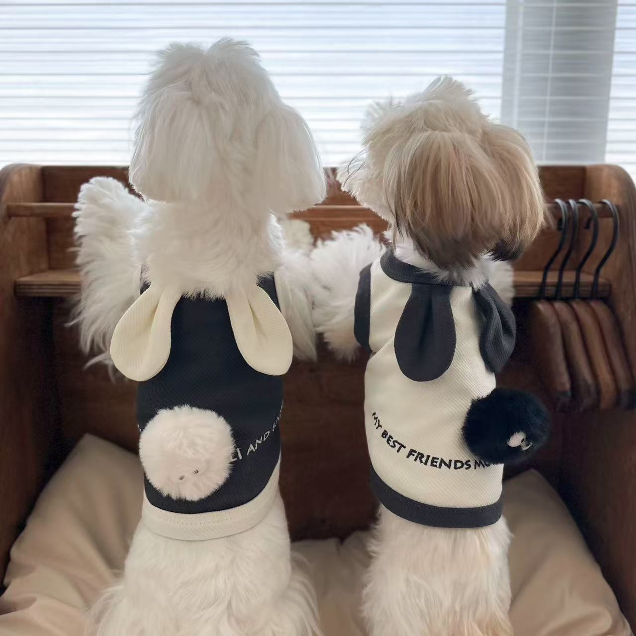 T0019Dog clothes spring and summer thin vest 2025 new style can be pulled Teddy Bichon small puppy cat cute