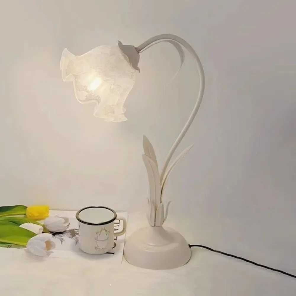 Vintage Three-speed Lighting Night Light Soft Light DIY Floral Table Lamp Bedside LED Reading Light Desktop Decoration M251120