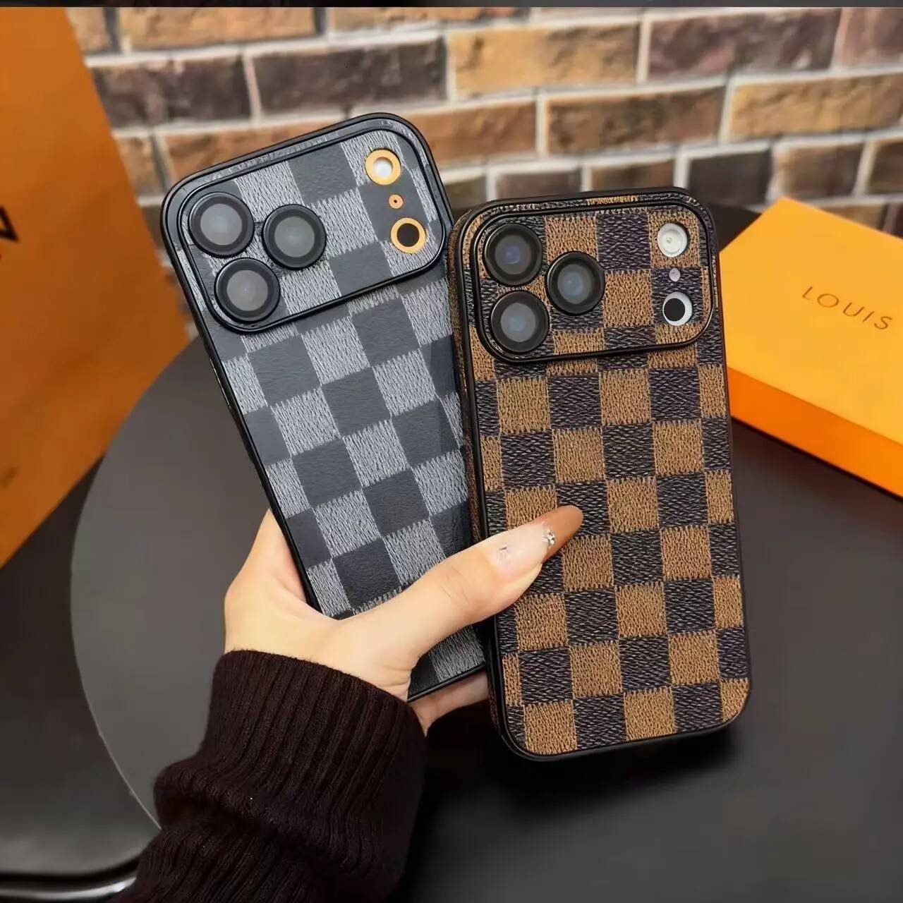 Luxury checkerboard phone case suitable for 17 16 15 14 13 Pro Max faux leather lens protection, iPhone smart use