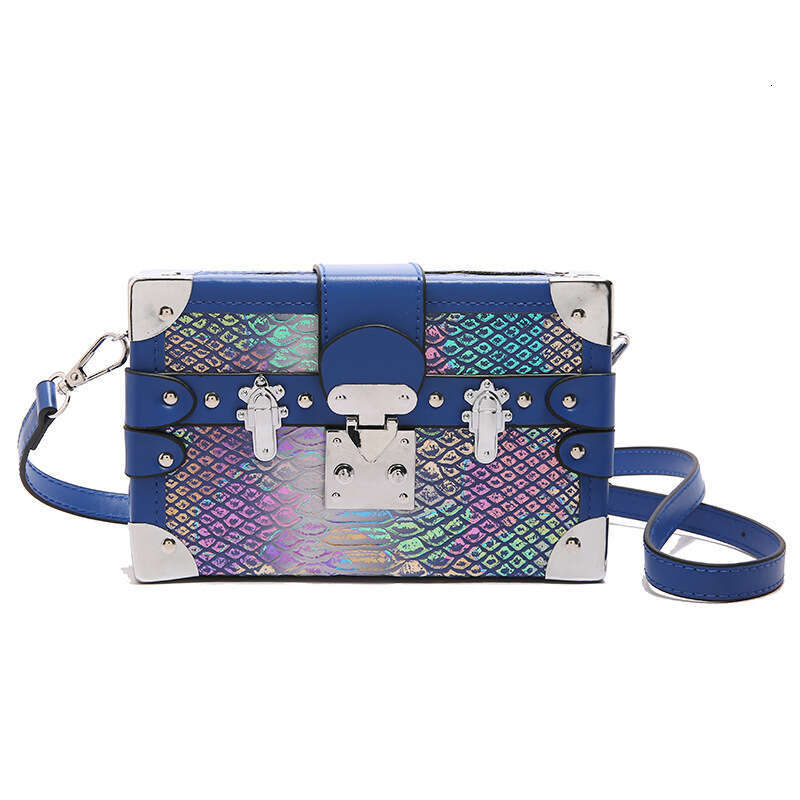 2025 new women's fashion rivet shoulder Ins niche design versatile crossbody box bag