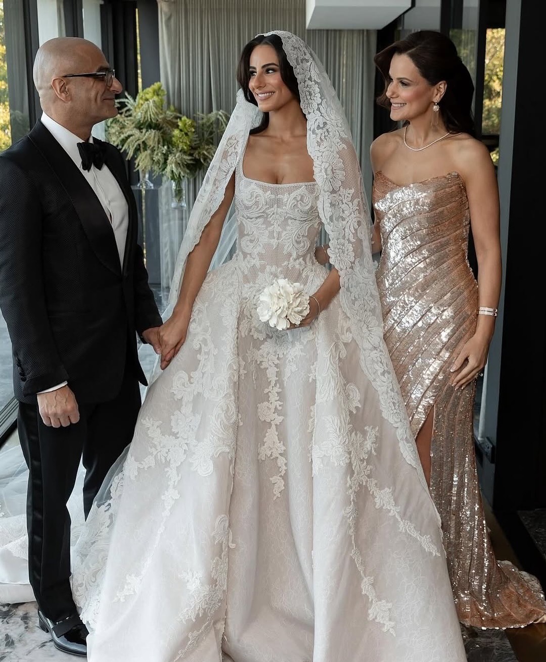 Fashion Wedding Dresses Appliques Bridal Gowns Spaghetti Straps Pearls A Line Princess Sleeveless Customized Vestidos De Novia Plus Size