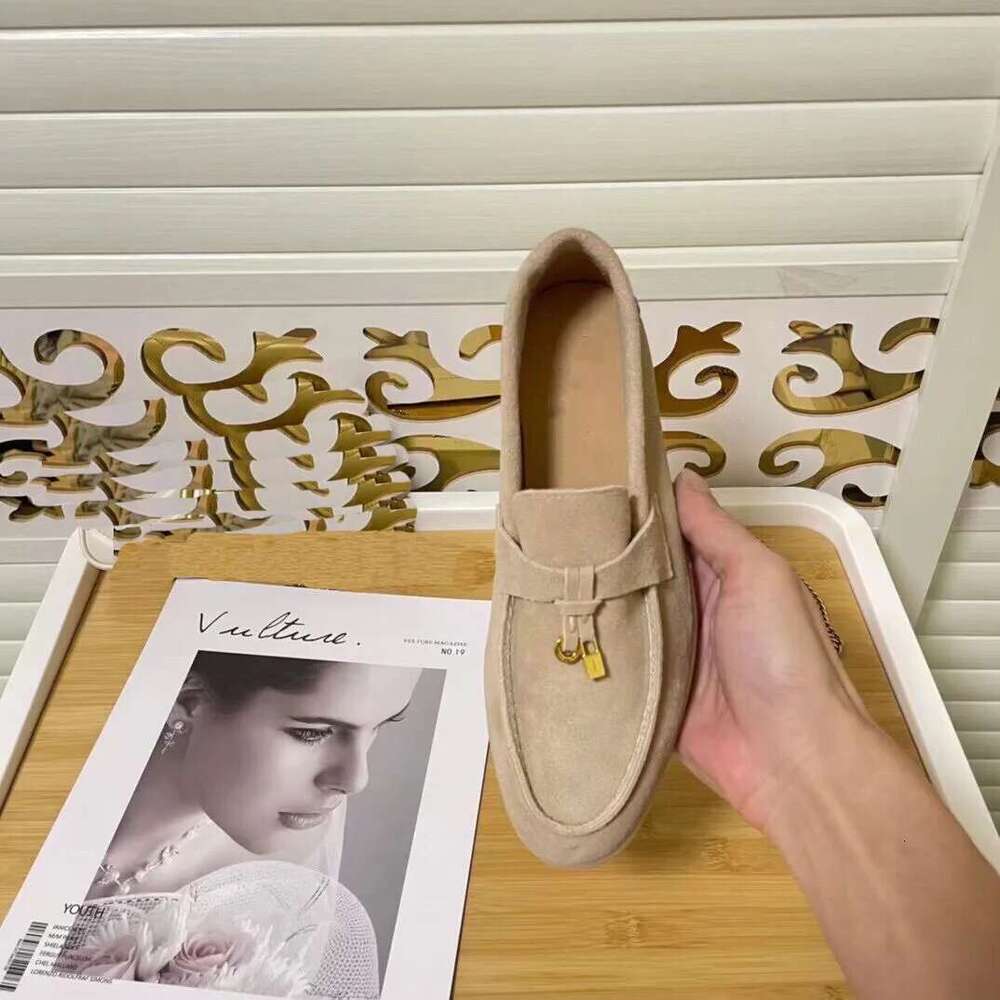 Suede Loafers Men Women Fashion High Quality Shoes Lady Round Toe Comfortable Female Slip-on Flat Lazy Slippers Sneakers