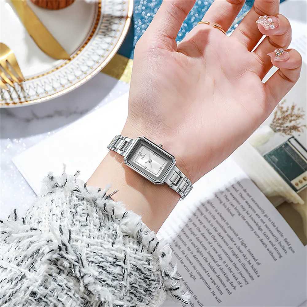 Women Watch Light Luxury Brand Stainless Steel Strap Ladies Fashion Quartz Watches Business Female Clock Bracelet UTHAIXJ251120