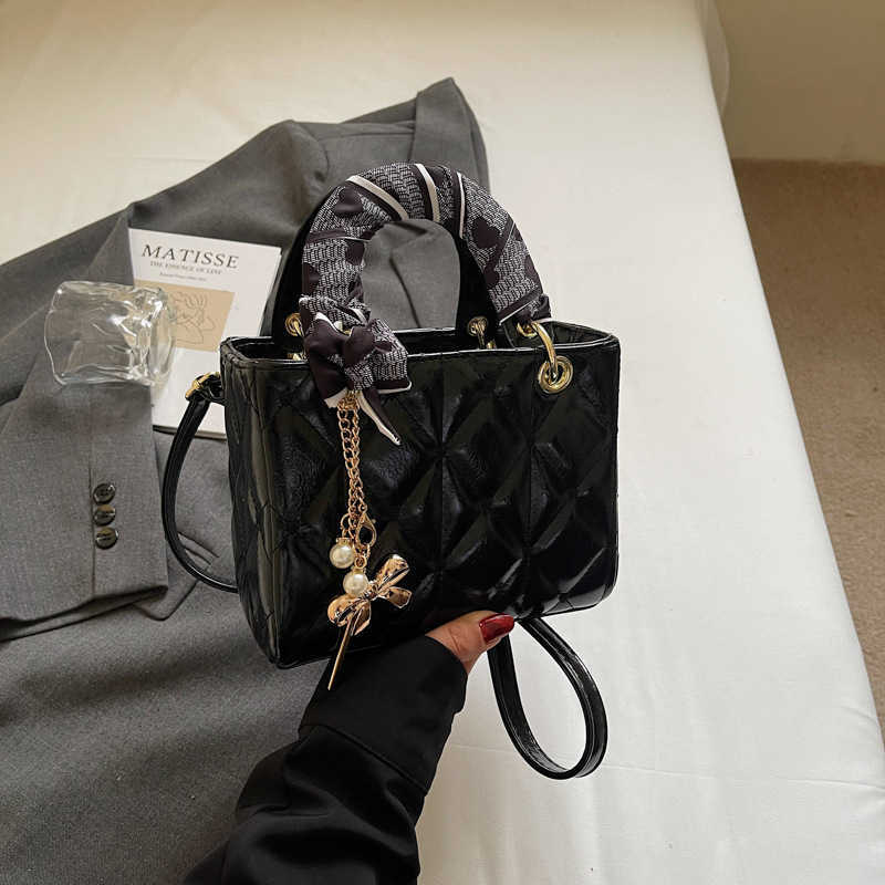 Trendy Wine Red Dia Lattice Crossbody Bags Women Fashion PU Leather Tote Hot Square Bag Lady New Delicate Small Handbag Z250303 Classic bags