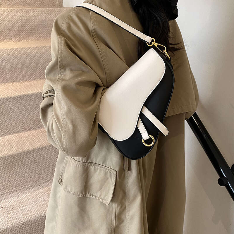 New saddle crossbody, single shoulder, armpit bag, fashionable texture, office city, simple women's bag