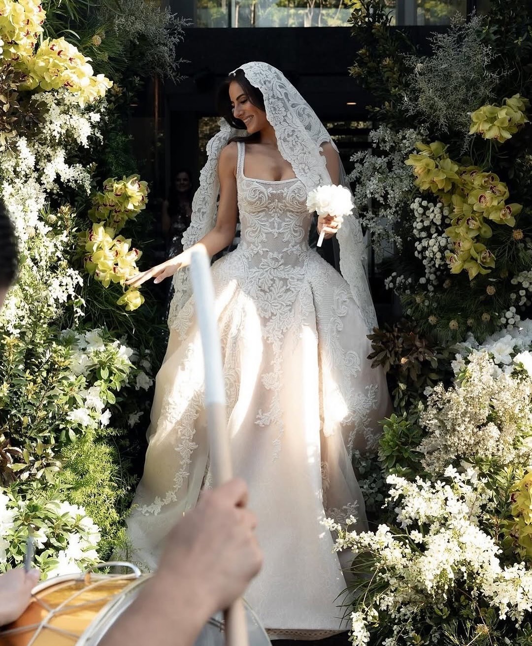 Fashion Wedding Dresses Appliques Bridal Gowns Spaghetti Straps Pearls A Line Princess Sleeveless Customized Vestidos De Novia Plus Size