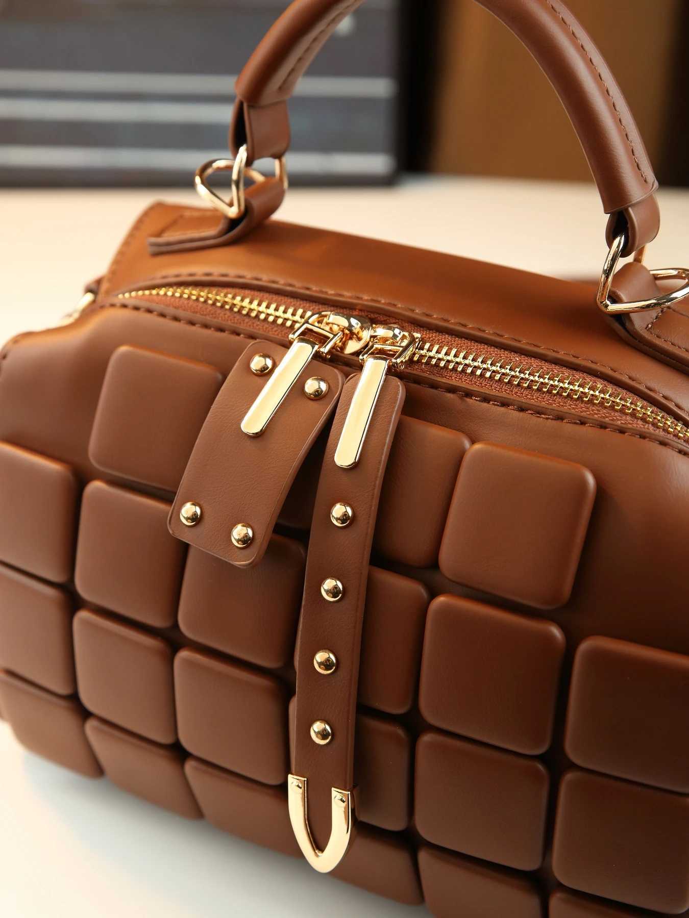 European and Persali Wens Bags Handbags New Versatile Square Fi Design Messenger Bags Small low Bags Y251120