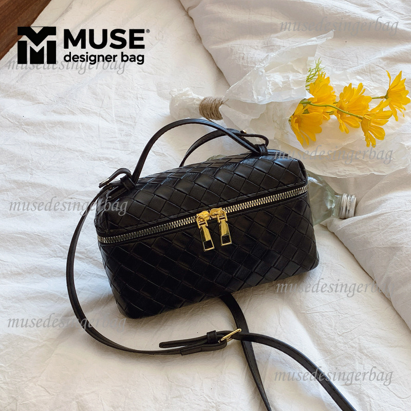 Luxury Brand Designer Bag 2025 Free Shipping High-End Stylish Small Hand Bag for Women New Cosmetic Bag Designer Woven Handmade Purse Single Shoulder 