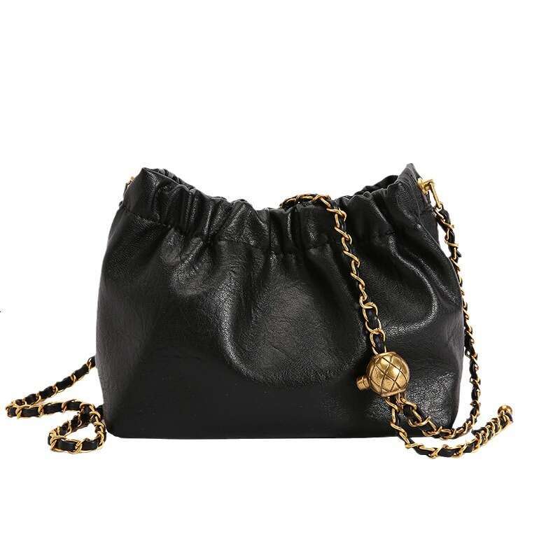 2025 new fashionable and popular niche design women's commuting chain crossbody bag, mini bucket bag