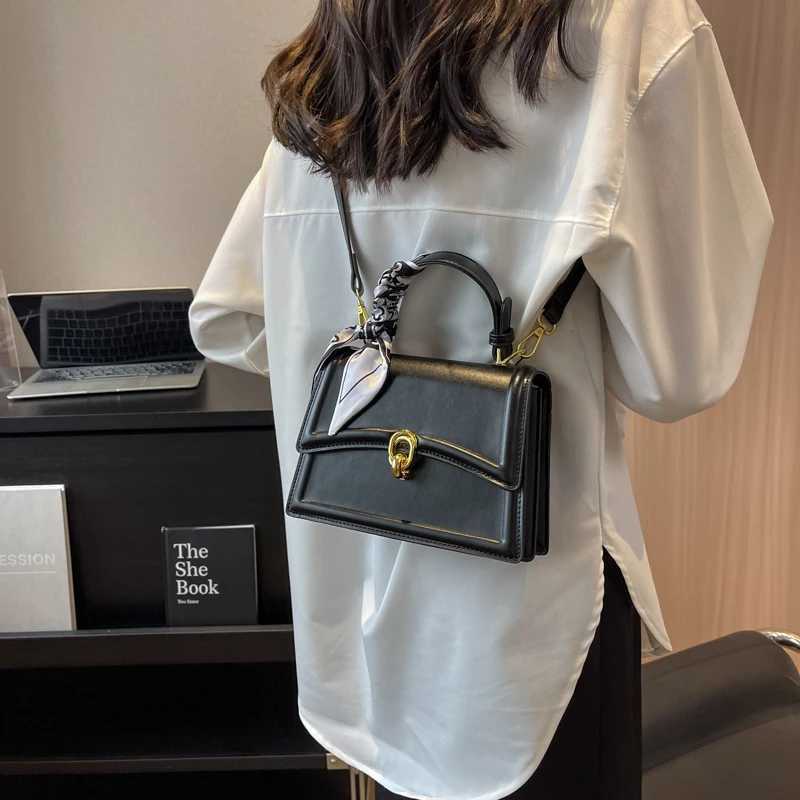 1 Piece of Pure Color Handheld Small Square Bag Versatile e-Shoder Cross-Body Bag for Wen That Can Hold Mobile Phes Y251120