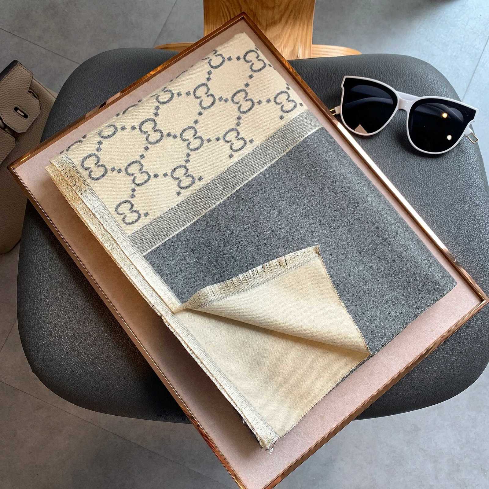 2025 Autumn and Winter New European and American Warm Scarf Women Long Style Air-conditioned Room Shawl Fashion ThickenedT251120