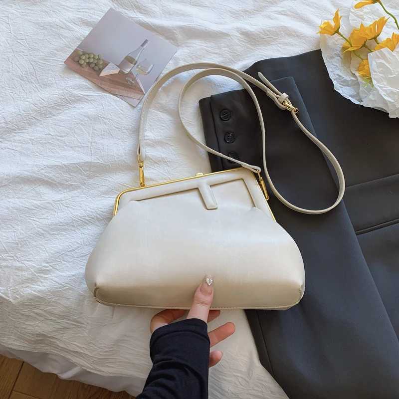 Famous design wens chain strap crossbody bag fi wens shoder bag casual and portable wens wallet Y251120