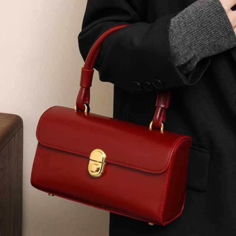 Wen Red Square Handbag PU Leather Flip Shoder Bag High Quality Large Capacity Elegant Mti Functial Crossbody Bag Banquet Y251120