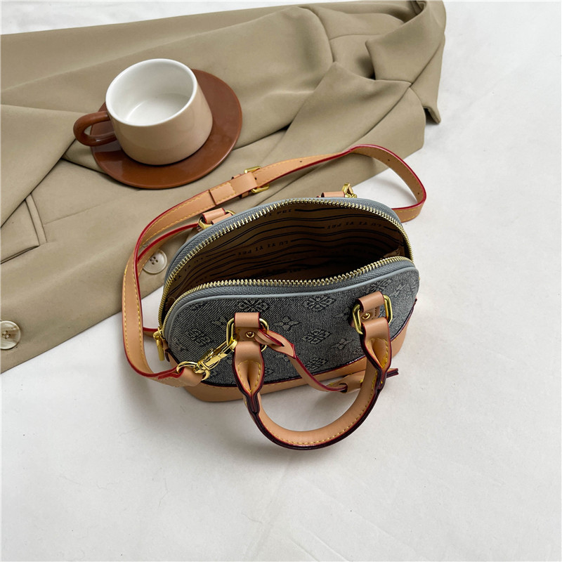 Free delivery designer bag Fashionable casual small square crossbody bag soft commuter women's bag