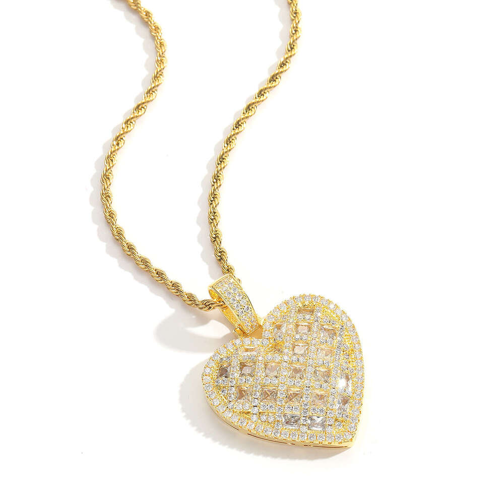 Luxury designer Ice out VVS Moissanite pendant necklace, Hip Hop men women heart pendant free shipping