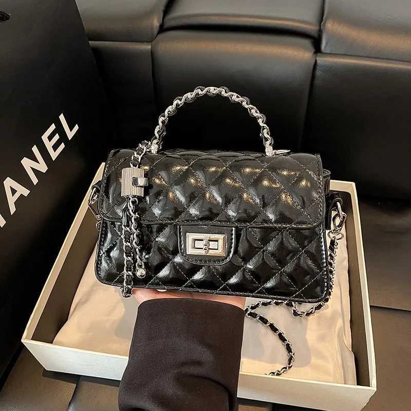 High-quality Diamd Chain Bag Wens 2025 New Fi Xiaoxiangfeng Shoder Bag Versatile Niche Messenger Bag Y251120
